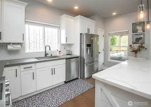 Kitchen - 4131 142nd St SE, Mill Creek, WA 98012 photo 3 of 5