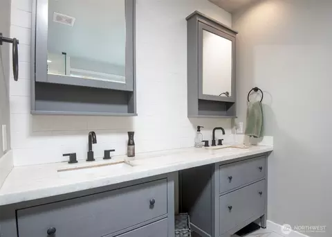 Bath - 4131 142nd St SE, Mill Creek, WA 98012 photo 5 of 6