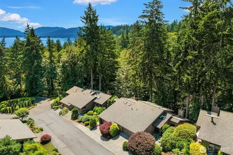 15 168th Ave NE, Bellevue, WA 98008
