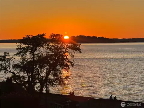 633 Maple Grove Rd, Camano Island, WA 98282