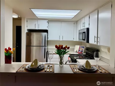 8512 242nd St SW #3, Edmonds, WA 98026