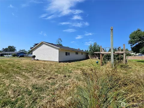7207 Captain Robert Gray Dr, Ilwaco, WA 98624