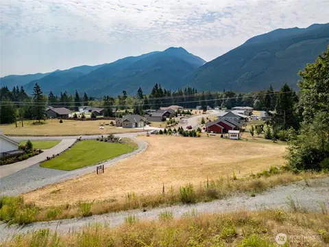 37373 Fieldstone Ct, Sedro Woolley, WA 98284