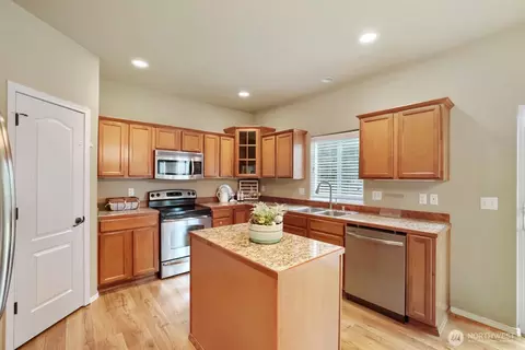 Kitchen - 215 196th Pl SW, Bothell, WA 98012 photo 1 of 3