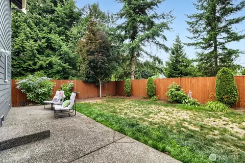 Exterior - 215 196th Pl SW, Bothell, WA 98012 photo 2 of 4