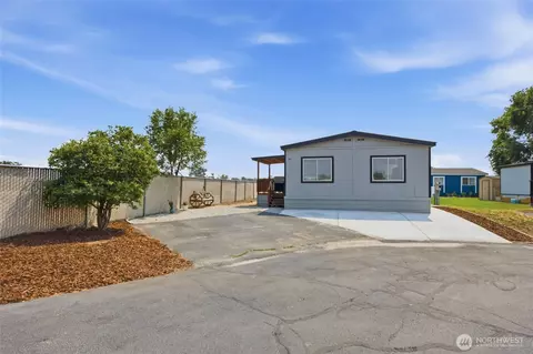 4000 Longview St NE #82, Moses Lake, WA 98837