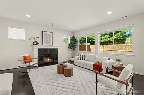 Living - 3720 196th Pl SE, Bothell, WA 98012 photo 2 of 4