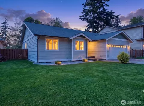 7947 E Golf Course Dr, Blaine, WA 98230
