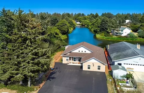 662 Point Brown Ave SE, Ocean Shores, WA 98569