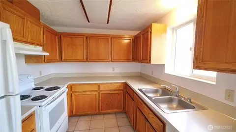 Kitchen - 52 Hampton Ct #5, Sequim, WA 98382 photo 2 of 4