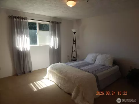 Bedroom - 52 Hampton Ct #5, Sequim, WA 98382 photo 2 of 5