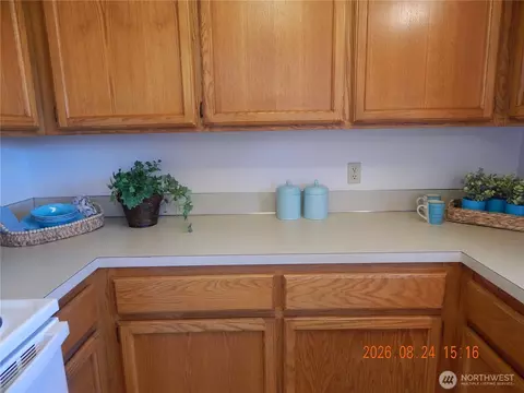 Kitchen - 52 Hampton Ct #5, Sequim, WA 98382 photo 3 of 3