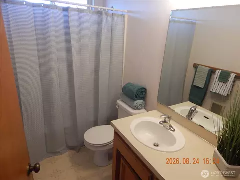 Bath - 52 Hampton Ct #5, Sequim, WA 98382 photo 4 of 4
