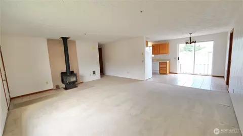 Living - 52 Hampton Ct #5, Sequim, WA 98382 photo 4 of 6