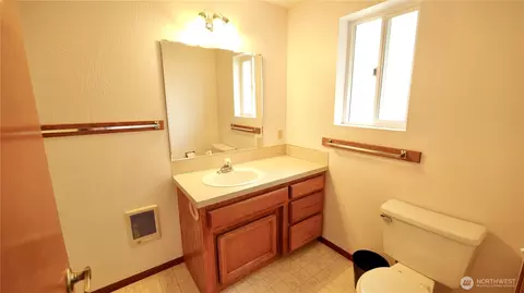 Bath - 52 Hampton Ct #5, Sequim, WA 98382 photo 3 of 3