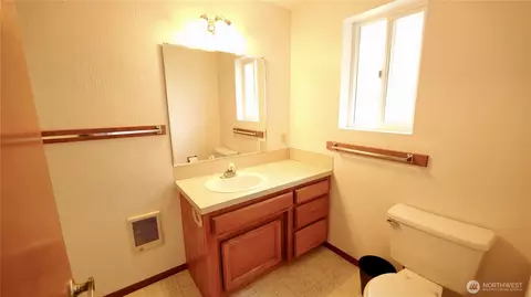 Bath - 52 Hampton Ct #5, Sequim, WA 98382 photo 2 of 3