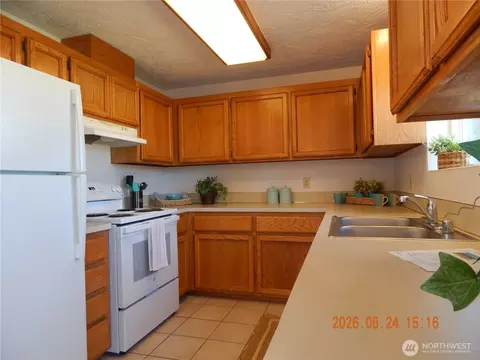 Kitchen - 52 Hampton Ct #5, Sequim, WA 98382 photo 1 of 3