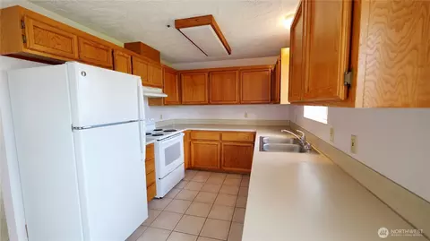 Kitchen - 52 Hampton Ct #5, Sequim, WA 98382 photo 1 of 4