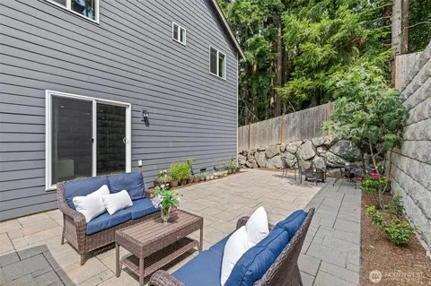 Exterior - 22517 41st Dr SE, Bothell, WA 98021 photo 4 of 5