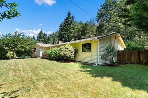19064 10th Ave NE, Poulsbo, WA 98370