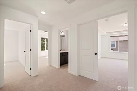 Entry Way - 21011 SE 39th Dr, Bothell, WA 98021 photo 2 of 3