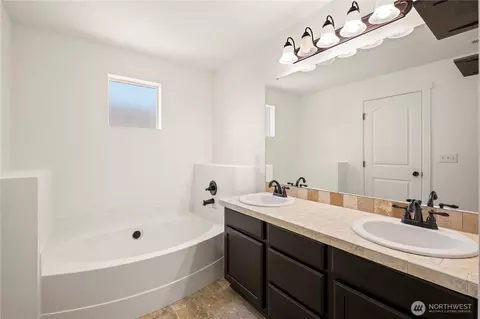 Bath - 21011 SE 39th Dr, Bothell, WA 98021 photo 2 of 3