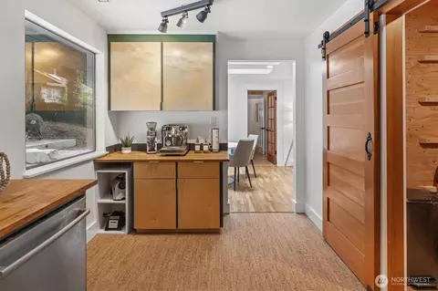 Kitchen - 22914 2nd Ave SE, Bothell, WA 98021 photo 2 of 3