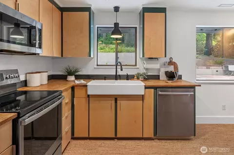 Kitchen - 22914 2nd Ave SE, Bothell, WA 98021 photo 3 of 3