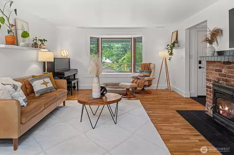 Living - 22914 2nd Ave SE, Bothell, WA 98021 photo 1 of 1
