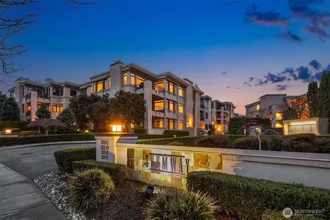 530 Lake St S #H202, Kirkland, WA 98033
