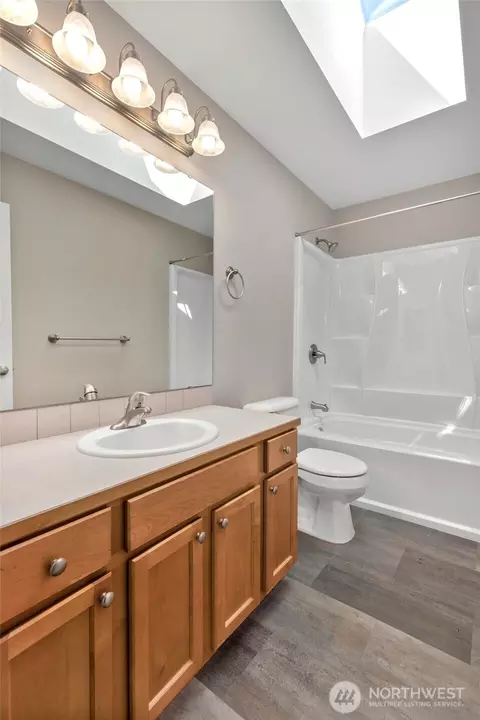 Bath - 308 170th Pl SE, Bothell, WA 98012 photo 4 of 4