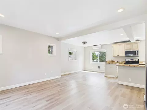 Living - 2906 16th St, Everett, WA 98201 photo 2 of 4