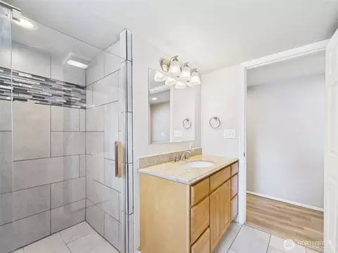 Bath - 2906 16th St, Everett, WA 98201 photo 2 of 2