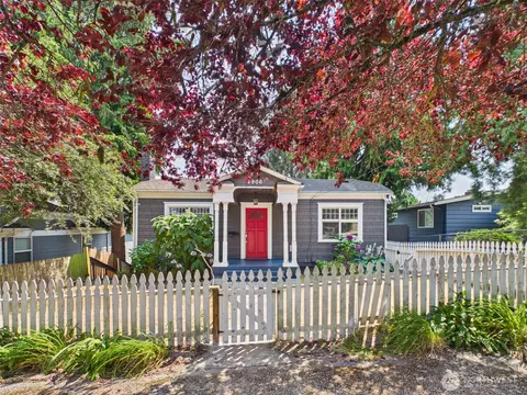 2906 16th St, Everett, WA 98201