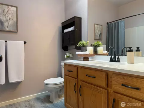 Bath - 14715 151st Ave E, Orting, WA 98360 photo 3 of 3