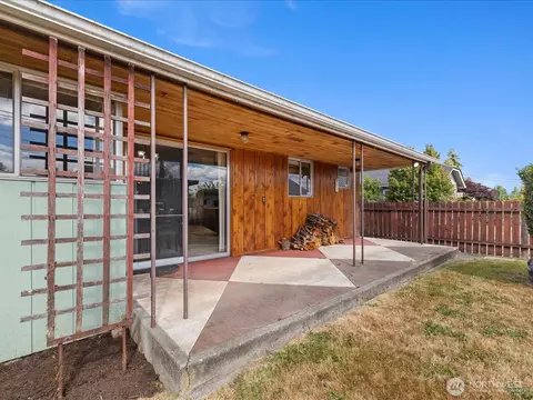 Exterior - 4507 Rucker Ave, Everett, WA 98203 photo 3 of 11