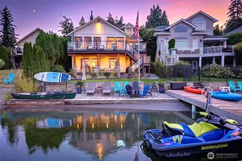 15219 W Lake Goodwin Rd, Stanwood, WA 98292