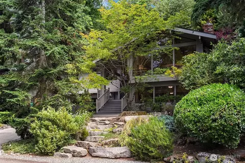 6560 81st Ave SE, Mercer Island, WA 98040