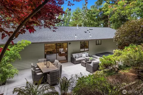 6560 81st Ave SE, Mercer Island, WA 98040