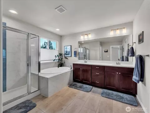Bath - 315 182nd St SE, Bothell, WA 98012 photo 3 of 4