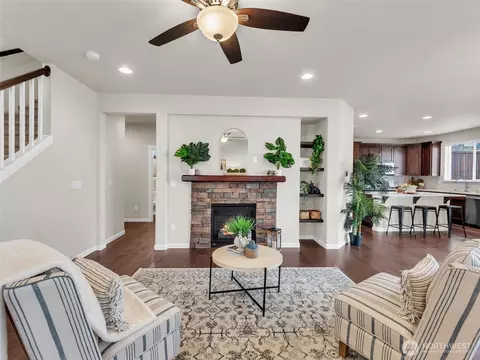 Living - 315 182nd St SE, Bothell, WA 98012 photo 2 of 5