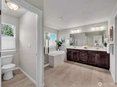 Bath - 315 182nd St SE, Bothell, WA 98012 photo 2 of 7