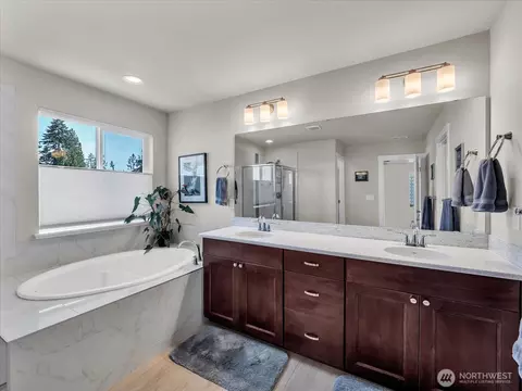 Bath - 315 182nd St SE, Bothell, WA 98012 photo 4 of 4