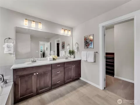 Bath - 315 182nd St SE, Bothell, WA 98012 photo 3 of 7