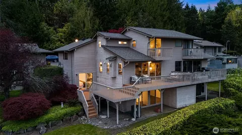 216 167th Pl NE, Bellevue, WA 98008