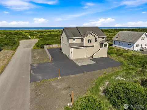 598 Marine View Dr SW, Ocean Shores, WA 98569