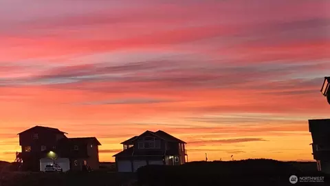 1237 Ocean Shores Blvd SW, Ocean Shores, WA 98569