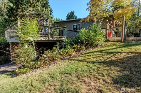 Exterior - 95 Marine Dr, Blakely Island, WA 98222 photo 4 of 7