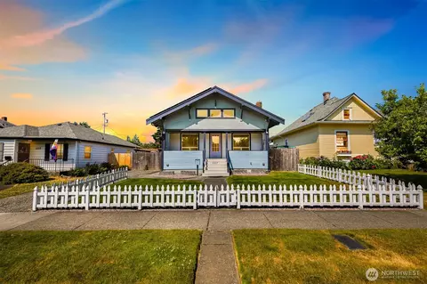 2217 Lynn St, Bellingham, WA 98225