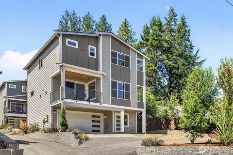 17051 8th Ave NE, Shoreline, WA 98155